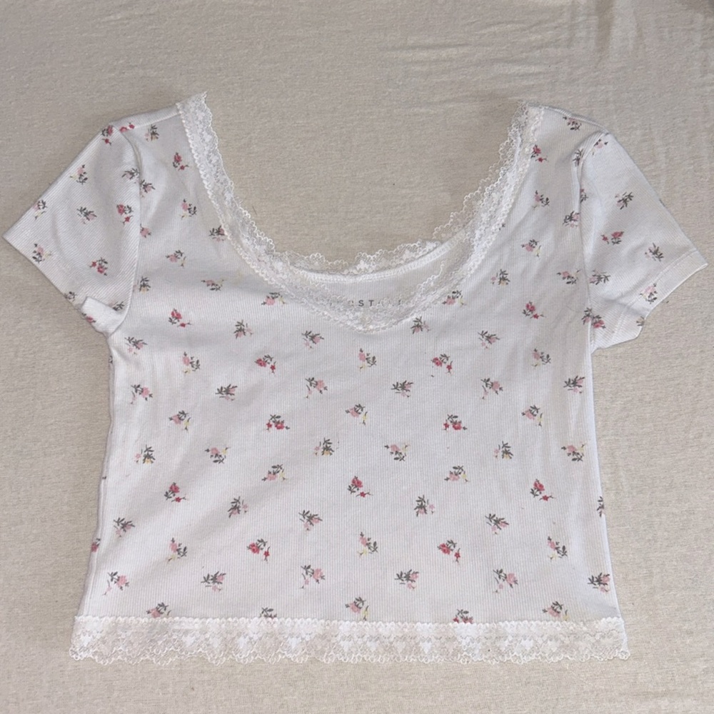 Aeropastle Lace Floral Crop Top